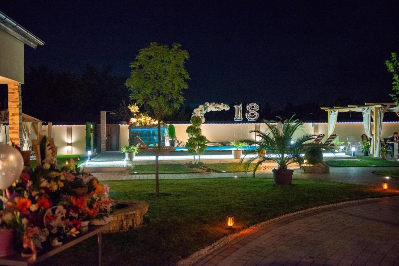 Kovac Residence ซเรนยานิน ภายนอก รูปภาพ