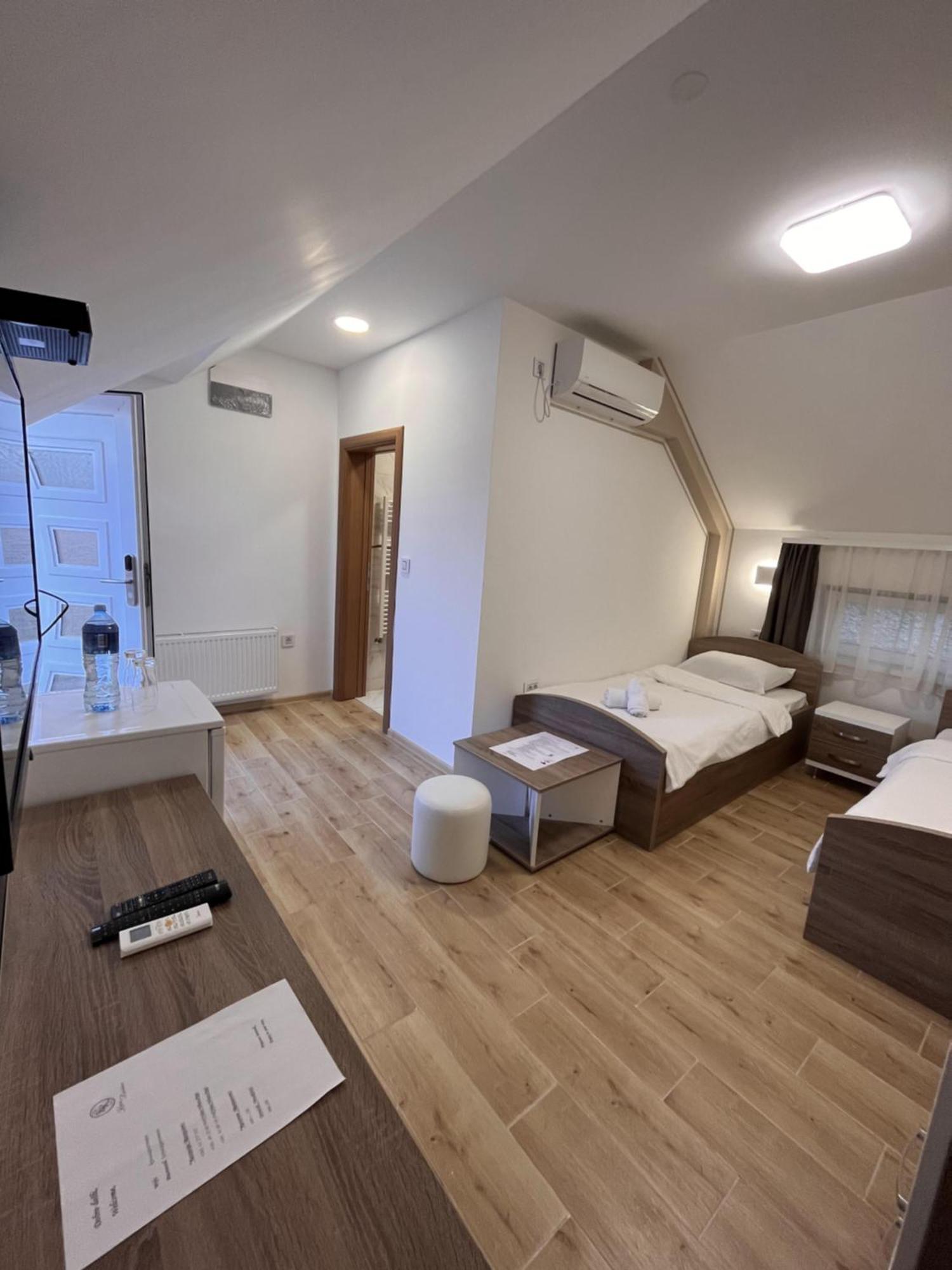 Kovac Residence ซเรนยานิน ภายนอก รูปภาพ