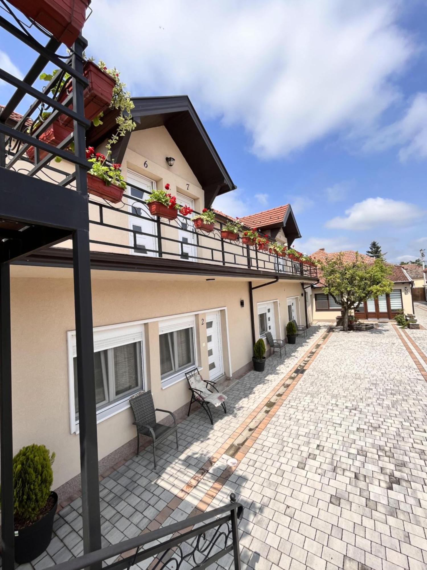 Kovac Residence ซเรนยานิน ภายนอก รูปภาพ