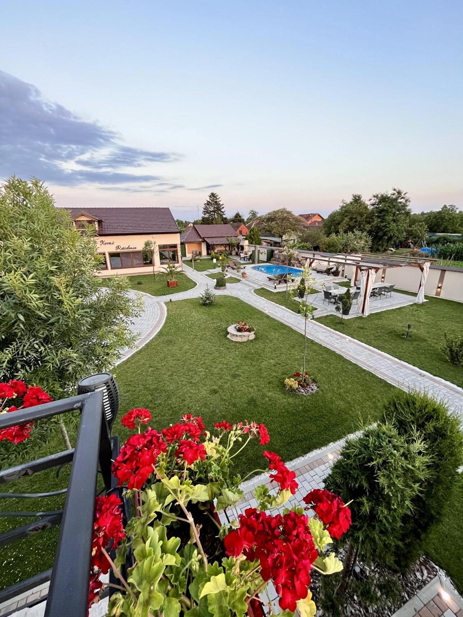 Kovac Residence ซเรนยานิน ภายนอก รูปภาพ