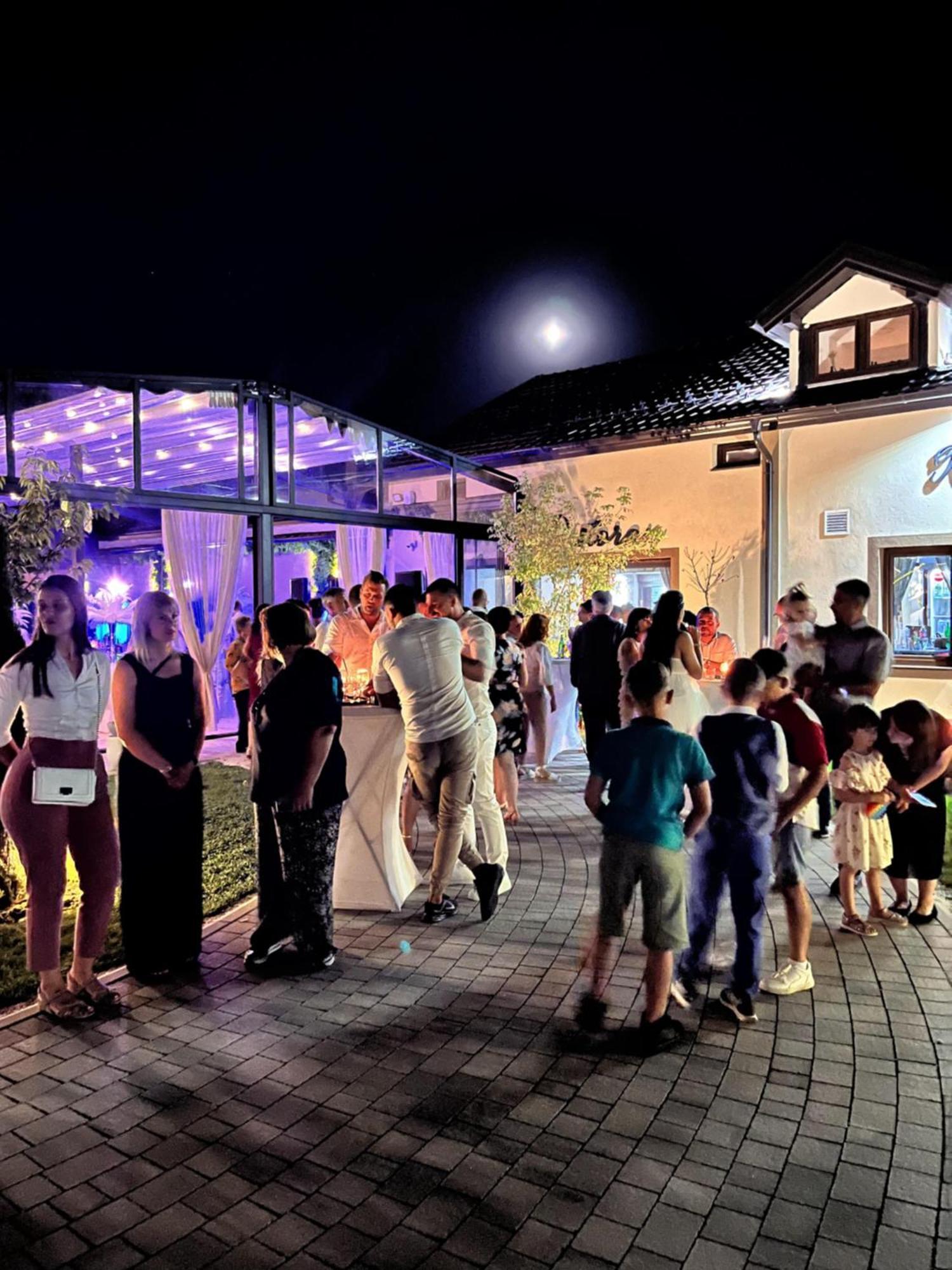 Kovac Residence ซเรนยานิน ภายนอก รูปภาพ